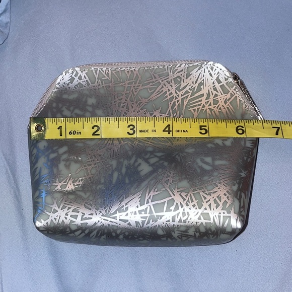 Mac silver snowflake plastic pvc shimmer clear makeup bag pencil travel kit case - Picture 3 of 5